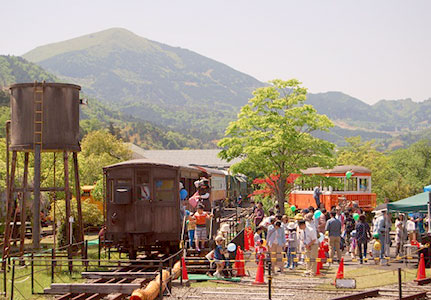 「周年祭」、「初夏の加悦SLまつり」で
『加悦鉄道再現列車』を運転