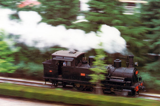 製造されて１２８年、大学キャンパスを疾走する２１０９号蒸気機関車の勇姿