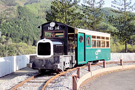 足尾歴史館のガソリンカーは、
毎年４〜11月末日までの第一土・日曜日運転です