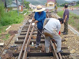 黄福柵原駅付近での作業２