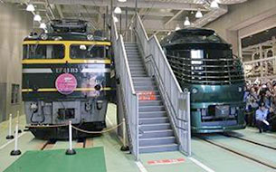 (新旧TWILIGHT EXPRESS)