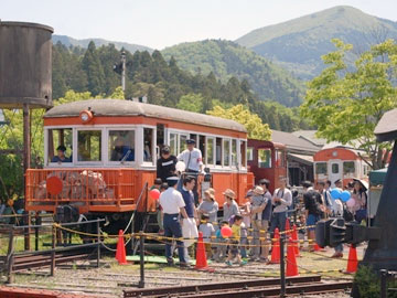 「周年祭」「初夏の加悦ＳＬまつり」『加悦鉄道再現列車』を運転