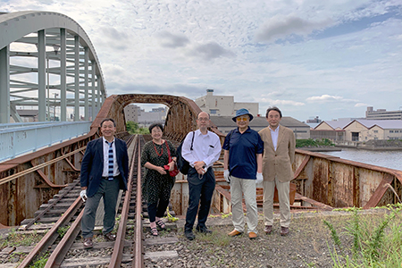 宮村会長（右から二人目）、役員らで瑞穂橋梁を視察接