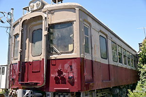 東武クハ703前面塗装