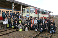 体験乗車会も終わり
車両の前で記念撮影