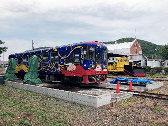 ＜整備中のＣＲ７５－３ 黄色メーテル号＞