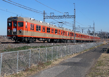 東武アーバンパークラインを行く８１１１編成