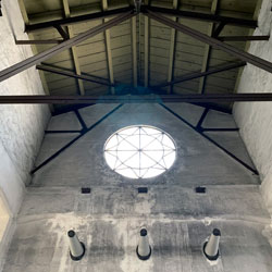 瀬戸変電所 バラ窓