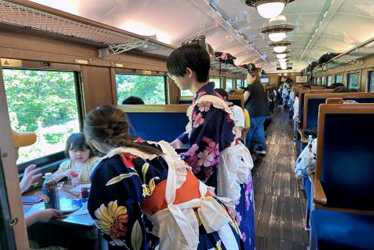 運転開始４５周年記念　ＳＬやまぐち号出発式を実施