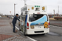 かわいらしいキャラのこの車で
各所を案内してもらいました
名前は ねじりほんにょ